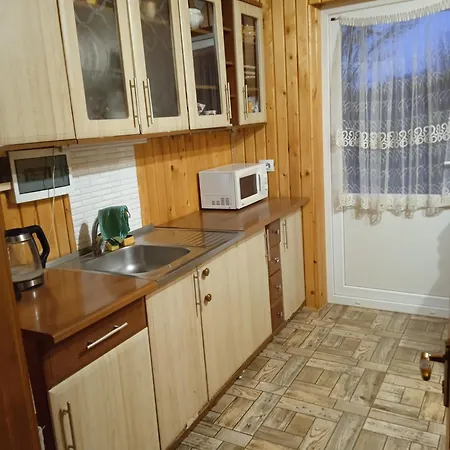 на долоні Country house Mykulychyn