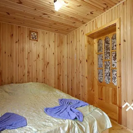 Landhaus на долоні