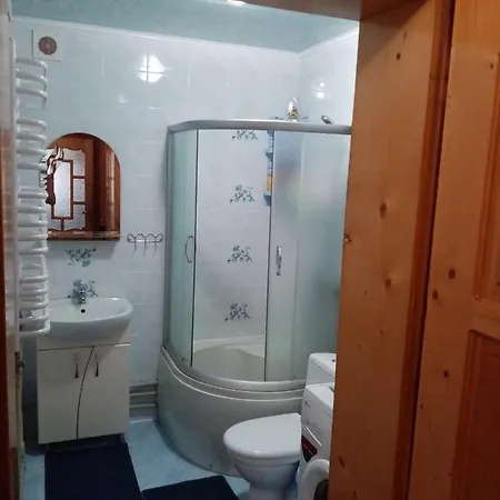 на долоні Mykulychyn