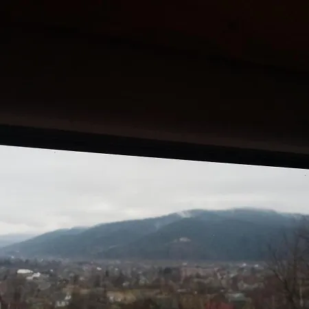 Landhaus на долоні